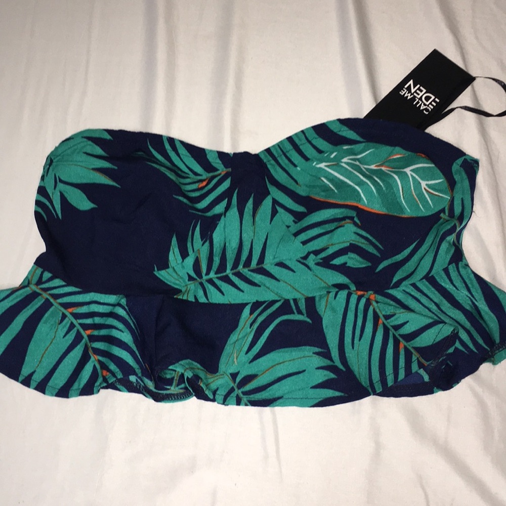 Tropical ruffle crop top bandeau. Small with tags